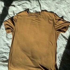 Vuori Men's Tan Short Sleeve Tee